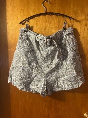 Woman’s Cynthia Rowley Paisley High-Rise Shorts in Green and White XL